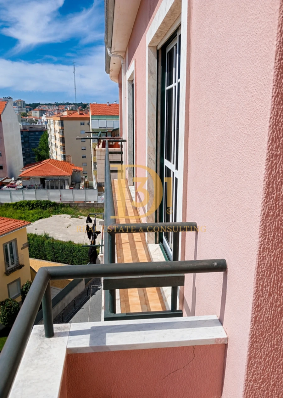 Apartamento T3 para Venda em Agualva e Mira-Sintra Foto 28