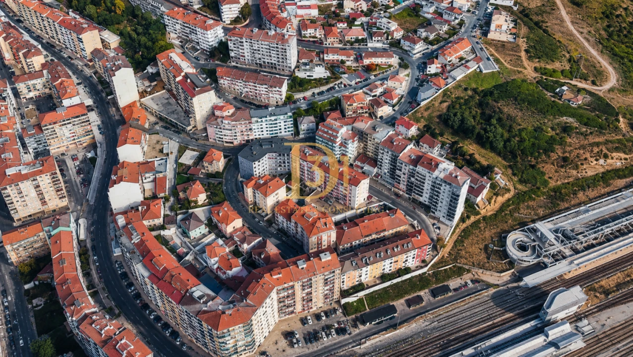 Apartamento T3 para Venda em Agualva e Mira-Sintra Foto 21