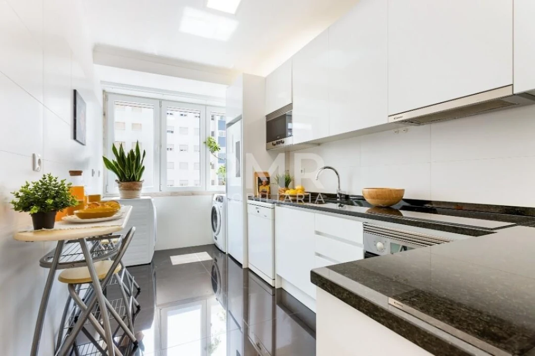 Apartamento T3 para Venda em Benfica Foto 4