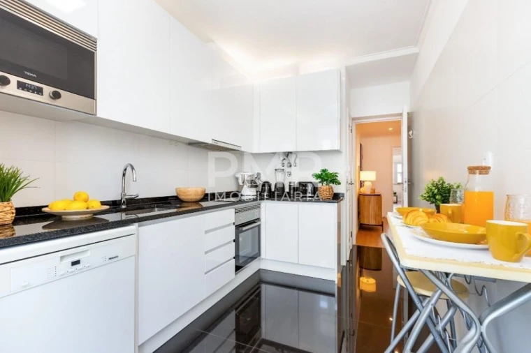 Apartamento T3 para Venda em Benfica Foto 3