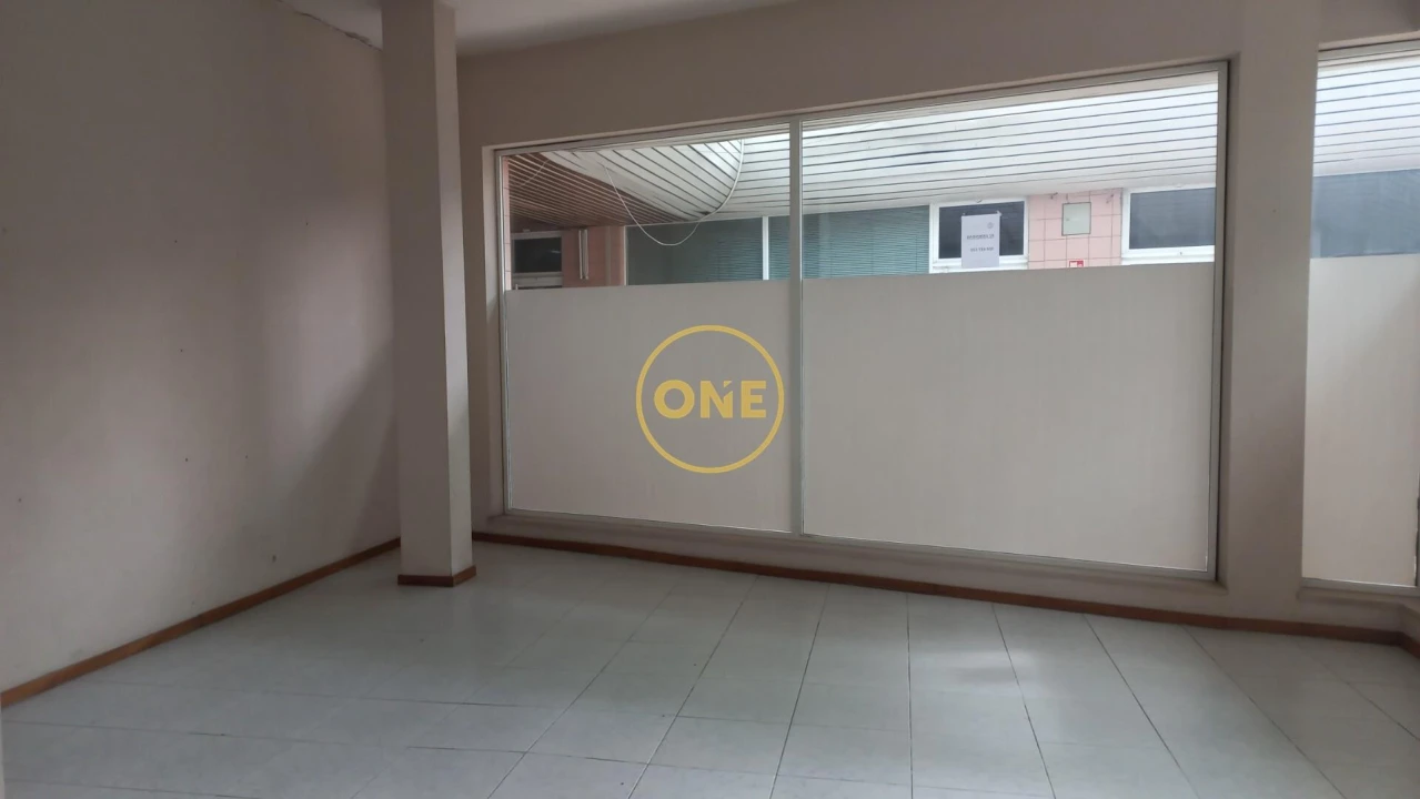Loja para Arrendamento em Braga (Maximinos, Sé e Cividade) Foto 5