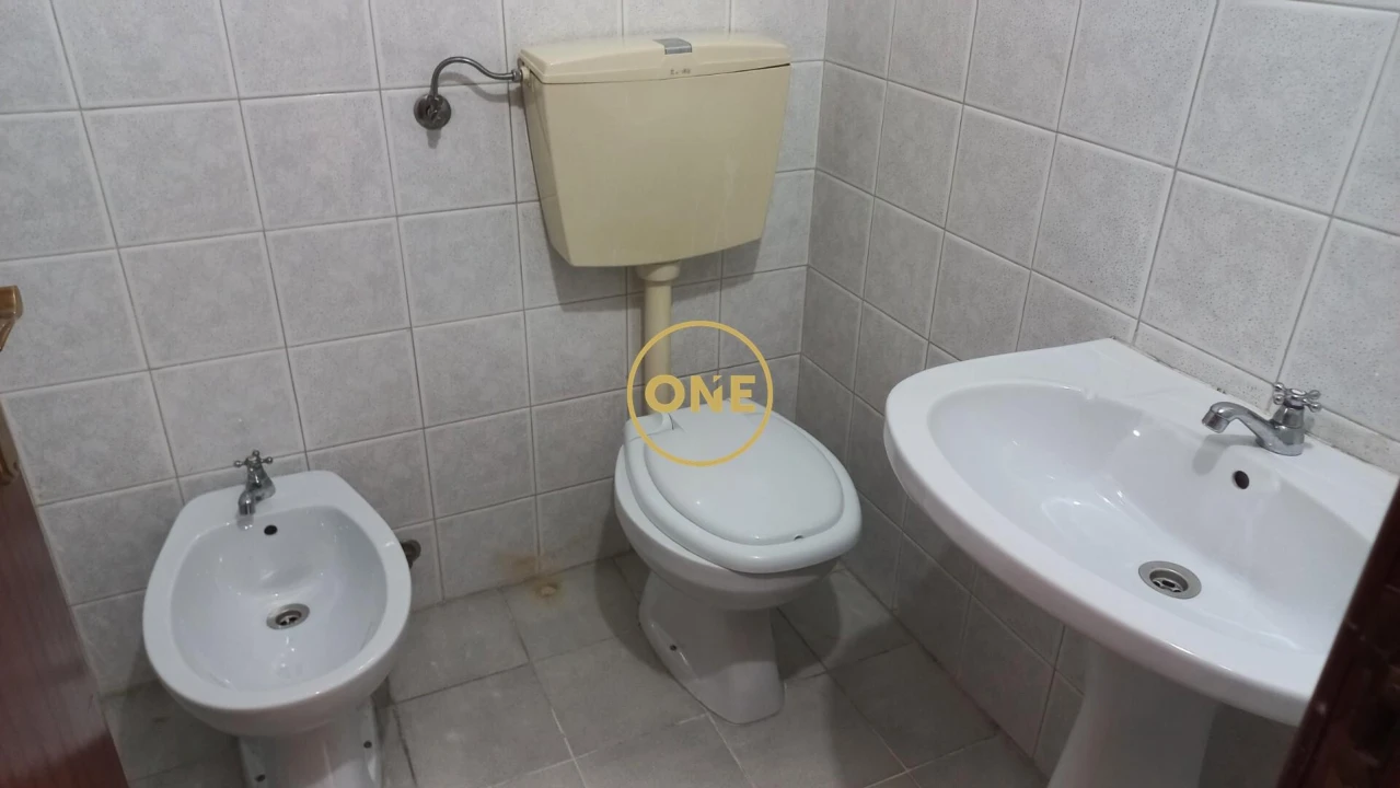 Loja para Arrendamento em Braga (Maximinos, Sé e Cividade) Foto 7