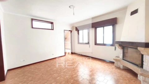 Moradia T3 para Venda em Cedrim e Paradela