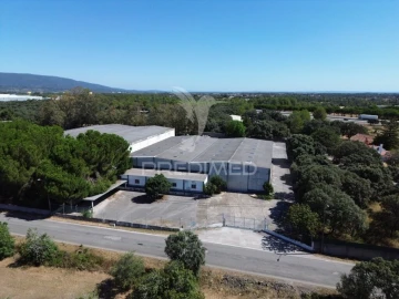 Armazém para Venda em Bugalhos