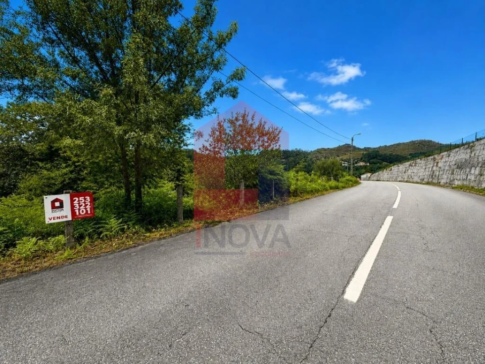 Terreno para Venda em Aboim da Nóbrega e Gondomar Foto 1
