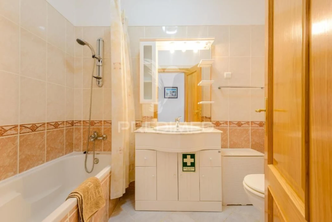Apartamento T2 para Venda em Quarteira Foto 17