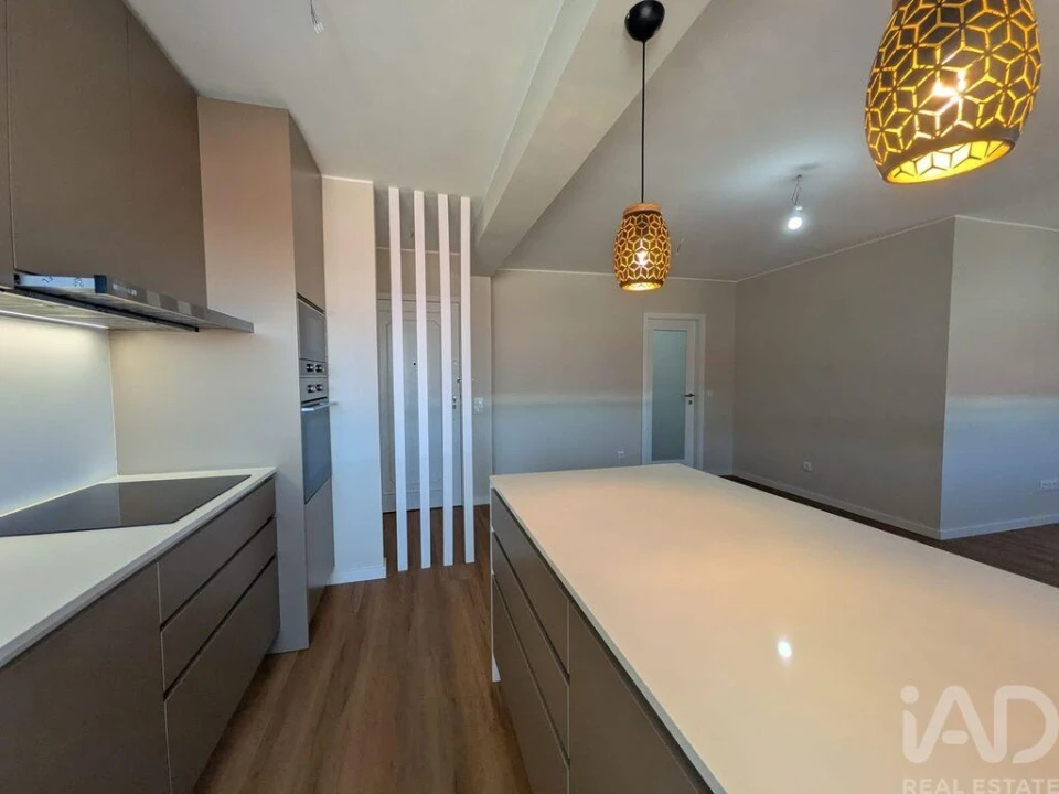 Apartamento T4 para Venda em Ramalde Foto 3