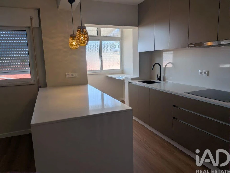 Apartamento T4 para Venda em Ramalde Foto 2