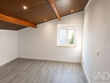 Moradia T2 para Venda em Vila Nova da Rainha