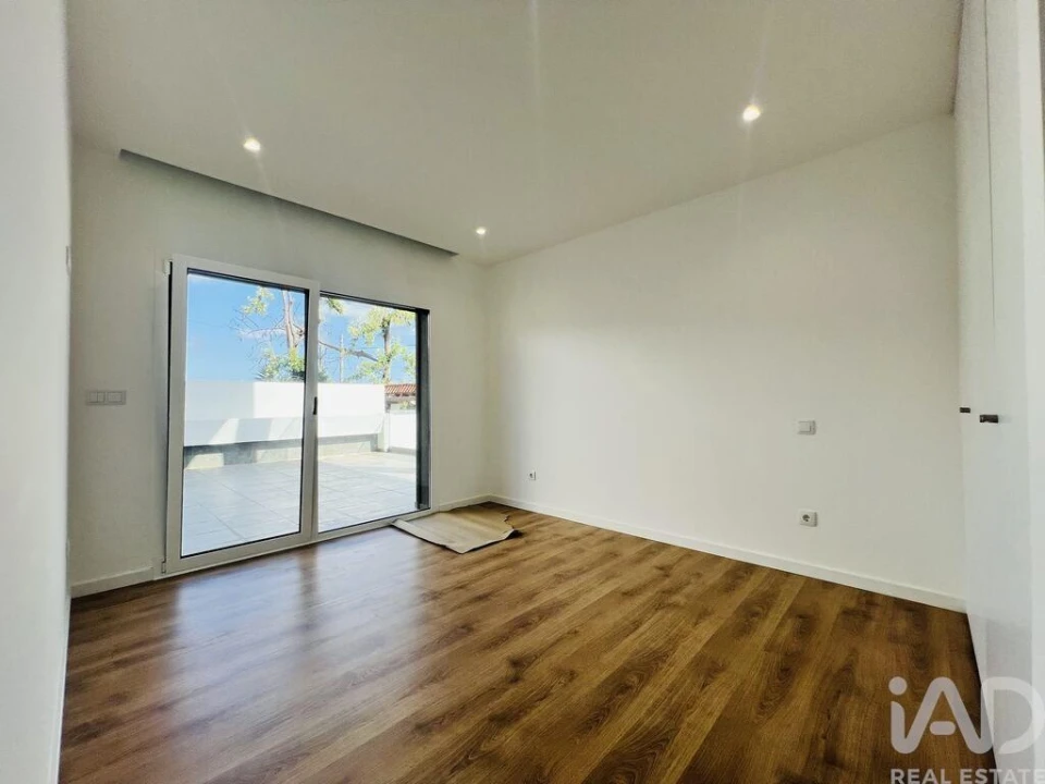 Apartamento T3 para Venda em Parceiros e Azoia Foto 20