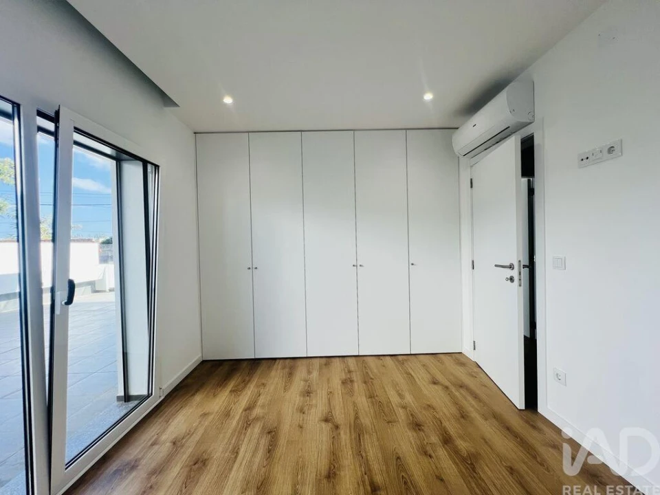 Apartamento T3 para Venda em Parceiros e Azoia Foto 19