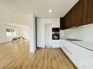 Apartamento T3 para Venda em Parceiros e Azoia