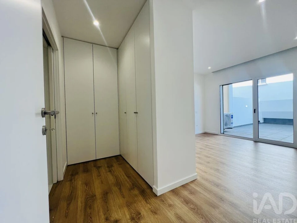 Apartamento T3 para Venda em Parceiros e Azoia Foto 14