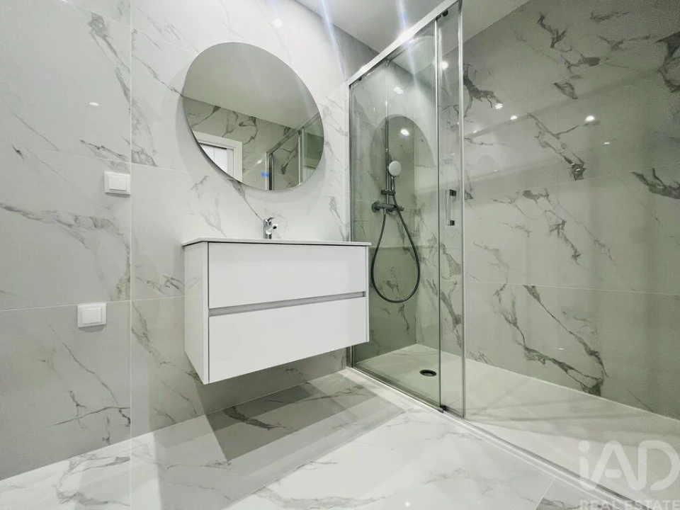 Apartamento T3 para Venda em Parceiros e Azoia Foto 17
