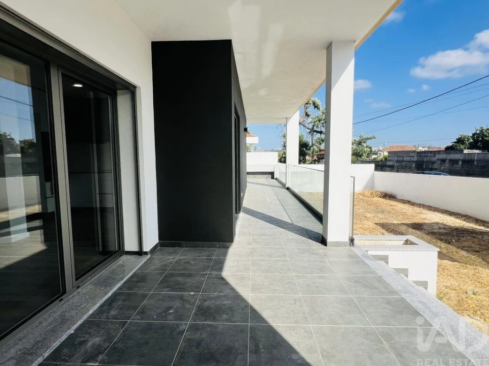 Apartamento T3 para Venda em Parceiros e Azoia Foto 9