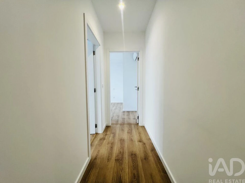 Apartamento T3 para Venda em Parceiros e Azoia Foto 12