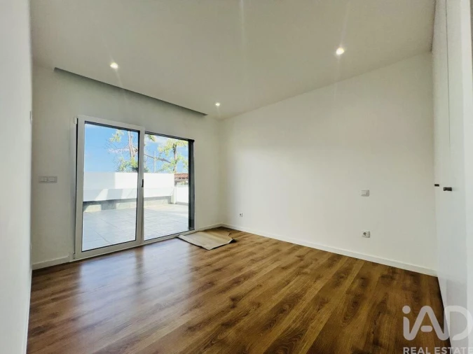 Apartamento T3 para Venda em Parceiros e Azoia Foto 20