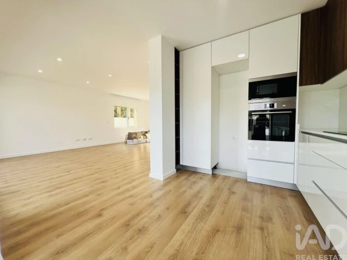 Apartamento T3 para Venda em Parceiros e Azoia Foto 4