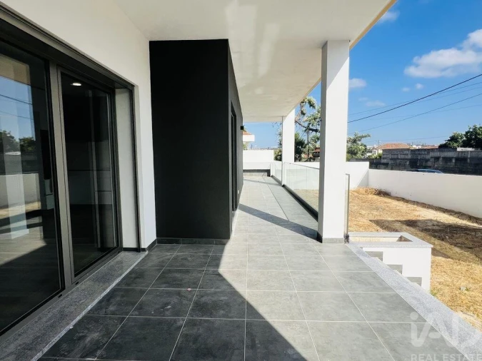 Apartamento T3 para Venda em Parceiros e Azoia Foto 9