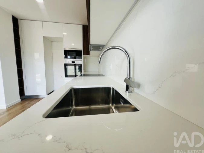Apartamento T3 para Venda em Parceiros e Azoia Foto 3