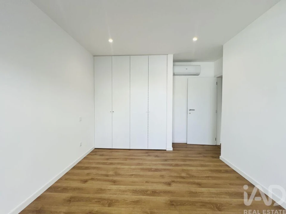 Apartamento T3 para Venda em Parceiros e Azoia Foto 21
