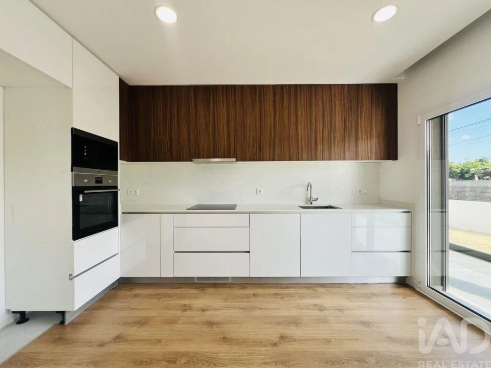 Apartamento T3 para Venda em Parceiros e Azoia Foto 1