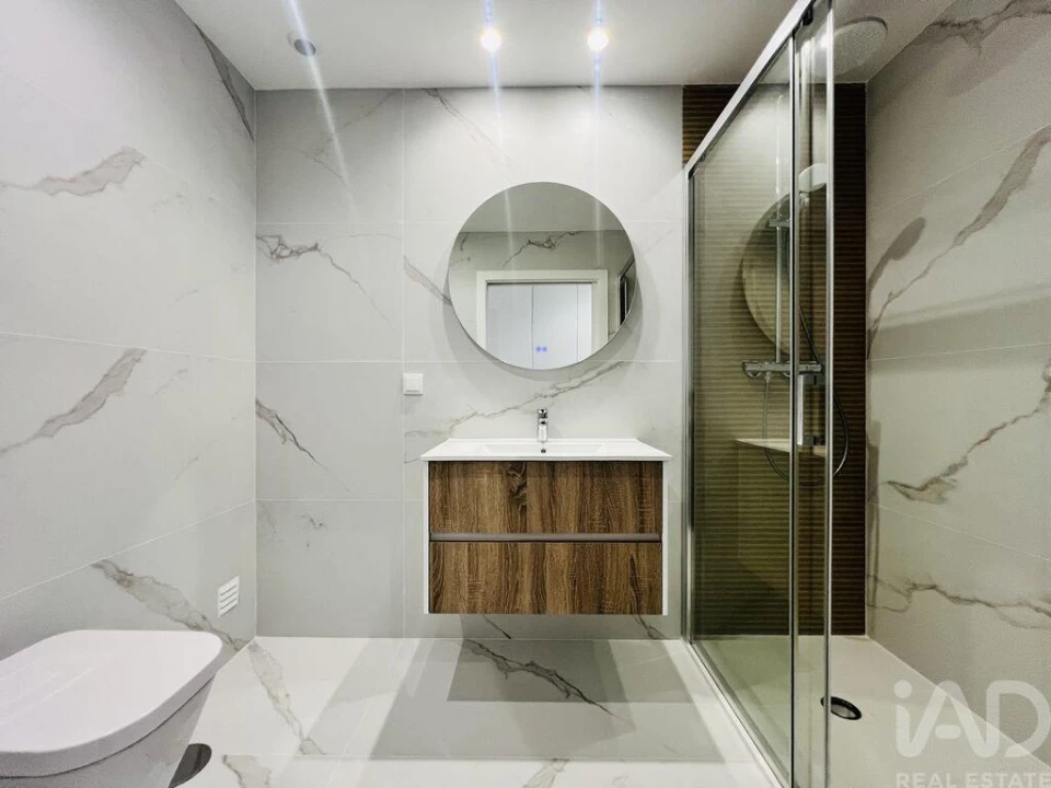 Apartamento T3 para Venda em Parceiros e Azoia Foto 23