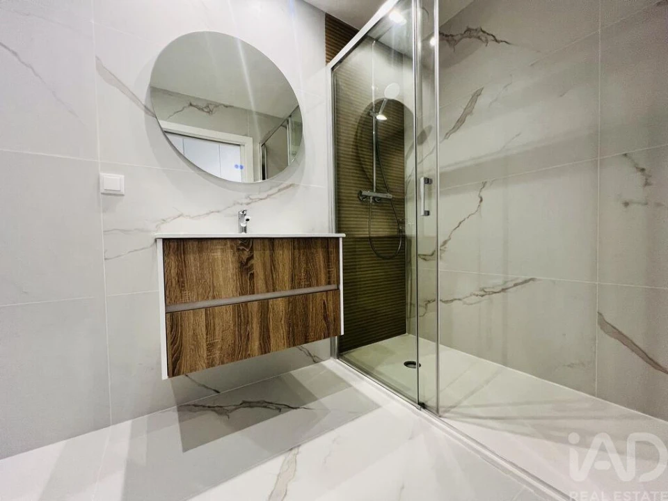 Apartamento T3 para Venda em Parceiros e Azoia Foto 24