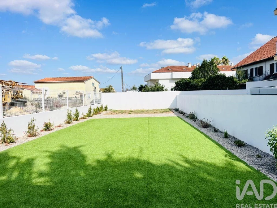 Apartamento T3 para Venda em Parceiros e Azoia Foto 29
