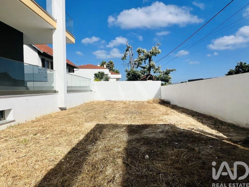 Apartamento T3 para Venda em Parceiros e Azoia Foto 28