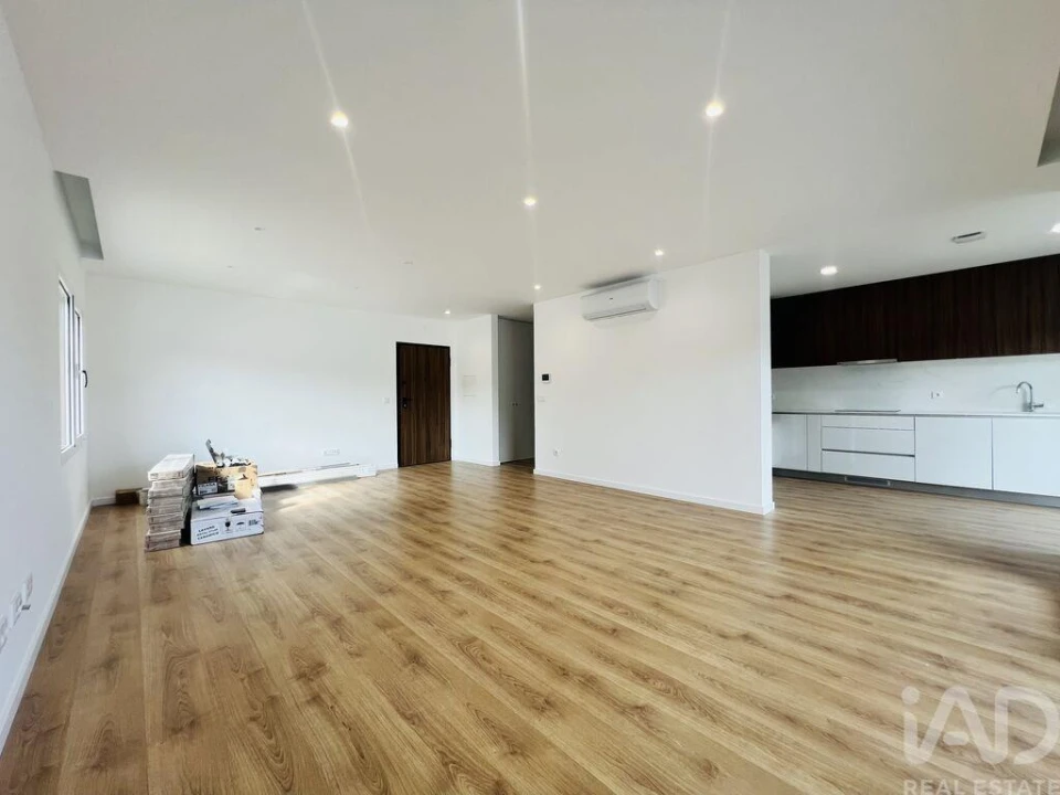 Apartamento T3 para Venda em Parceiros e Azoia Foto 6