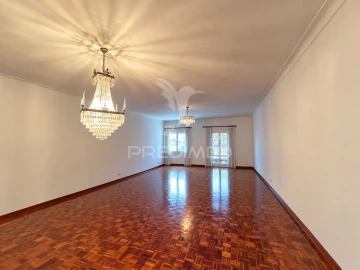 Apartamento T4 para Venda em Almeirim