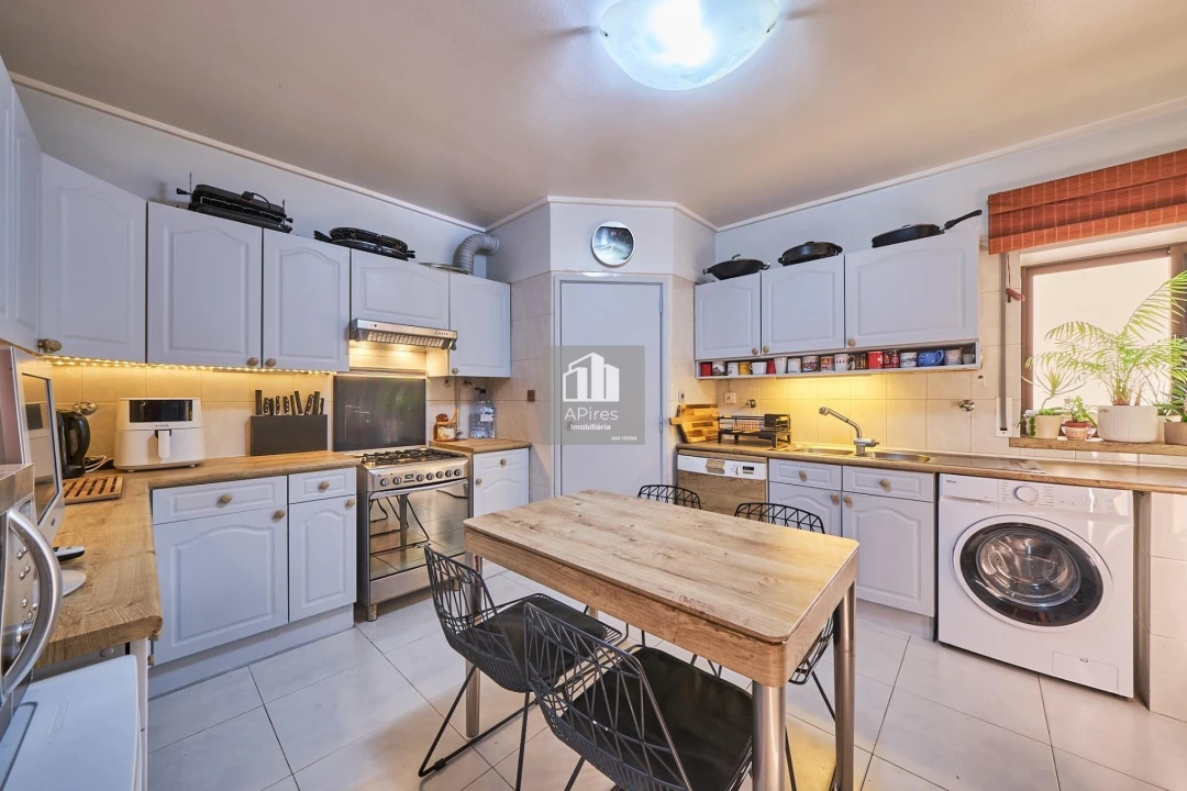 Apartamento T4 para Venda em Almada, Cova da Piedade, Pragal e Cacilhas Foto 3