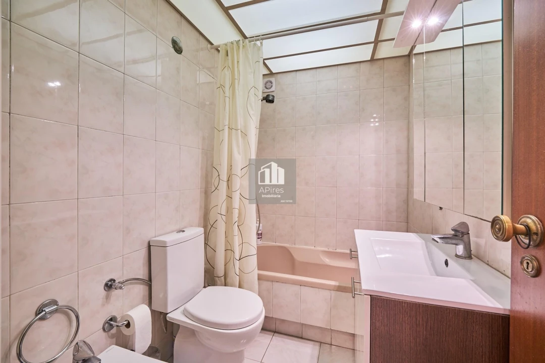 Apartamento T4 para Venda em Almada, Cova da Piedade, Pragal e Cacilhas Foto 7