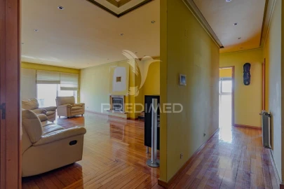 Apartamento T3 para Venda em Macieira da Lixa e Caramos