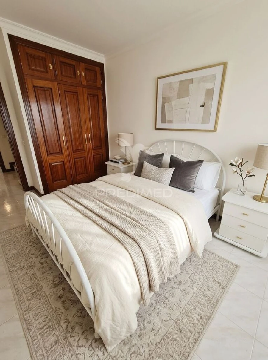 Apartamento T3 para Venda em Quarteira Foto 11