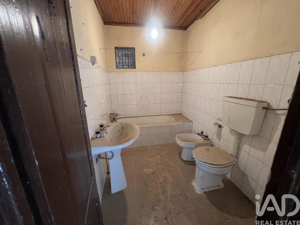 Moradia T3 para Venda em Santa Cruz da Trapa e São Cristóvão de Lafões Foto 6