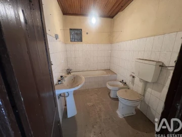 Moradia T3 para Venda em Santa Cruz da Trapa e São Cristóvão de Lafões