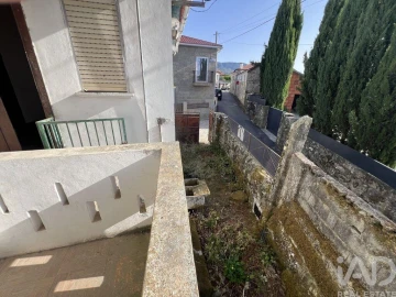 Moradia T3 para Venda em Santa Cruz da Trapa e São Cristóvão de Lafões