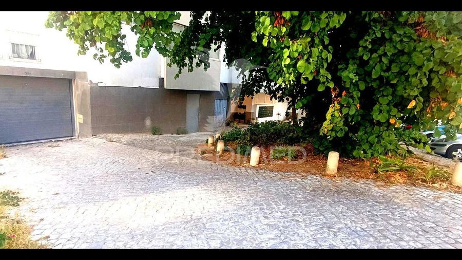 Garagem para Venda em Olivais
