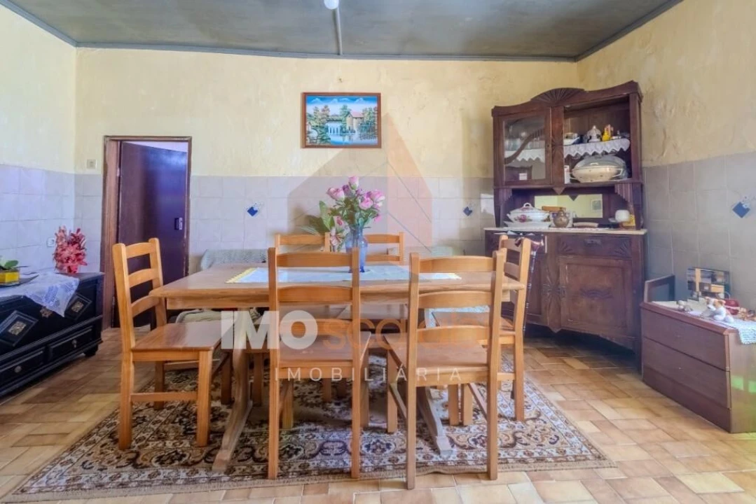 Moradia T3 para Venda em Almoster Foto 10