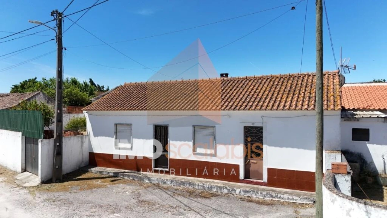 Moradia T3 para Venda em Almoster Foto 1