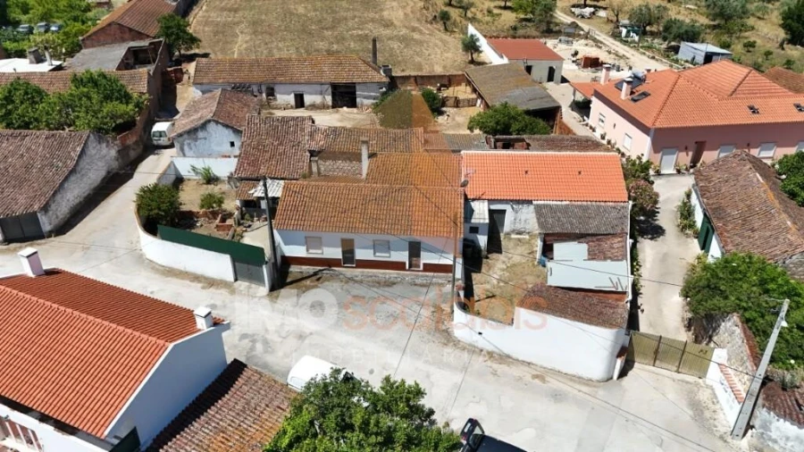 Moradia T3 para Venda em Almoster Foto 21