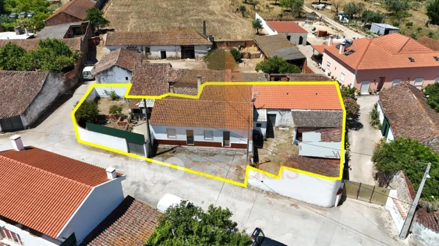 Moradia T3 para Venda em Almoster Foto 22