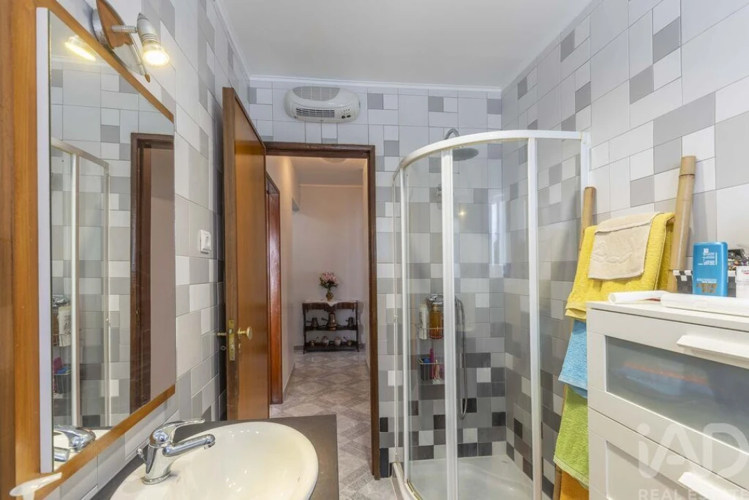 Apartamento T2 para Venda em Costa da Caparica Foto 6