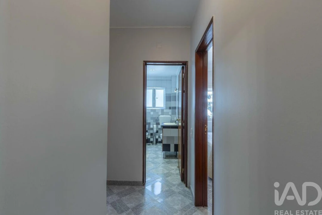 Apartamento T2 para Venda em Costa da Caparica Foto 24
