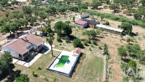 Quinta T4 para Venda em Abela