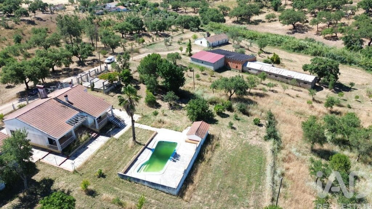 Quinta T4 para Venda em Abela Foto 3