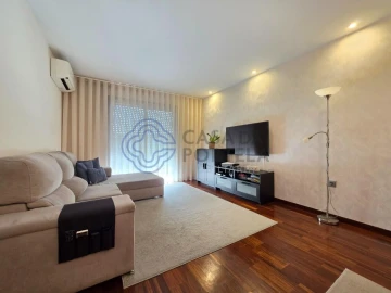 Apartamento T3 para Venda em Azurem