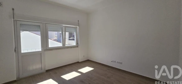Apartamento T2 para Venda em Bombarral e Vale Covo
